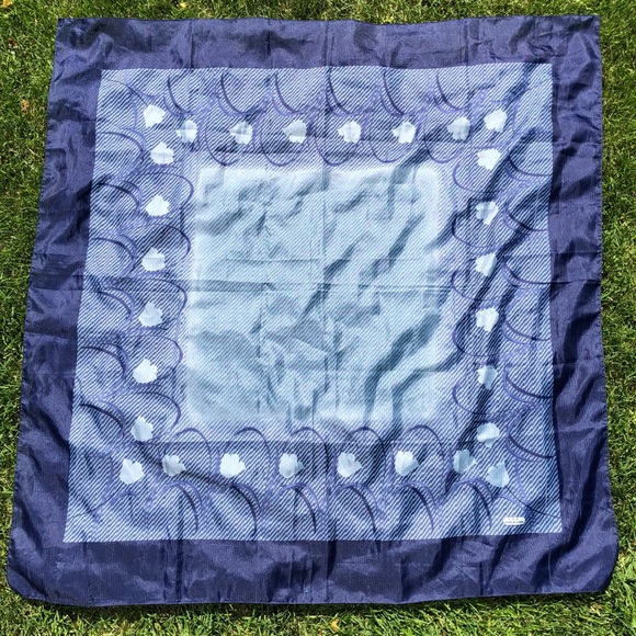 Scarf - Picture 1 of 2